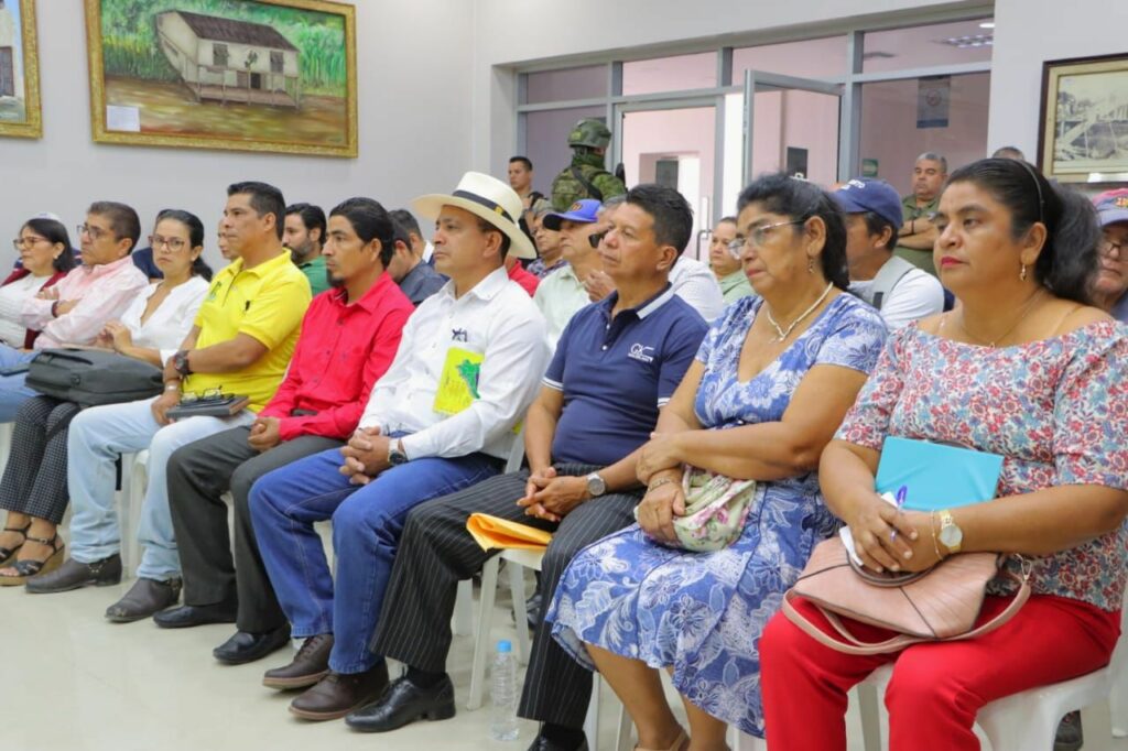 Representantes de la comunidad abordaron las necesidades más apremiantes del cantón Tosagua.