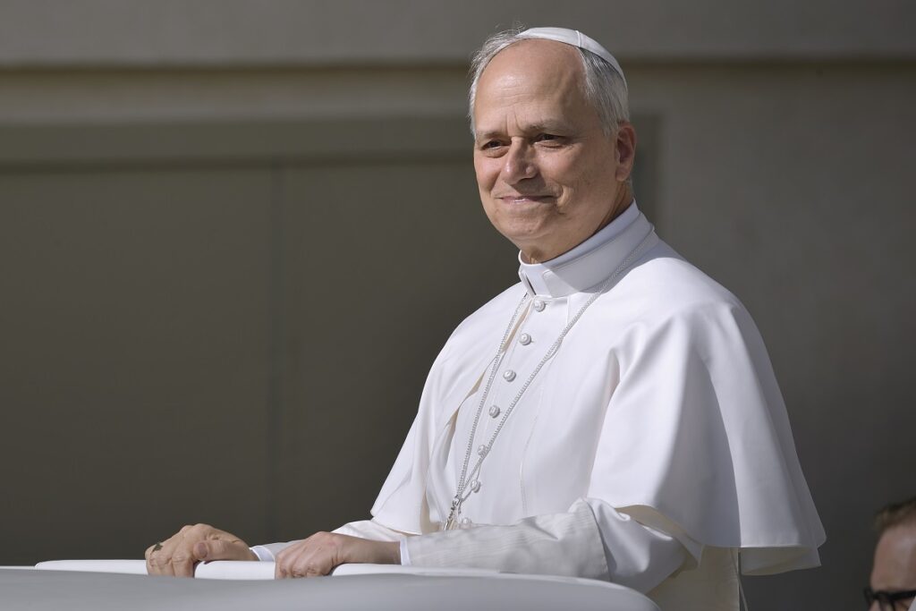 Todavía tenemos que rezar mucho para lograr la paz en Ucrania, dice el papa León