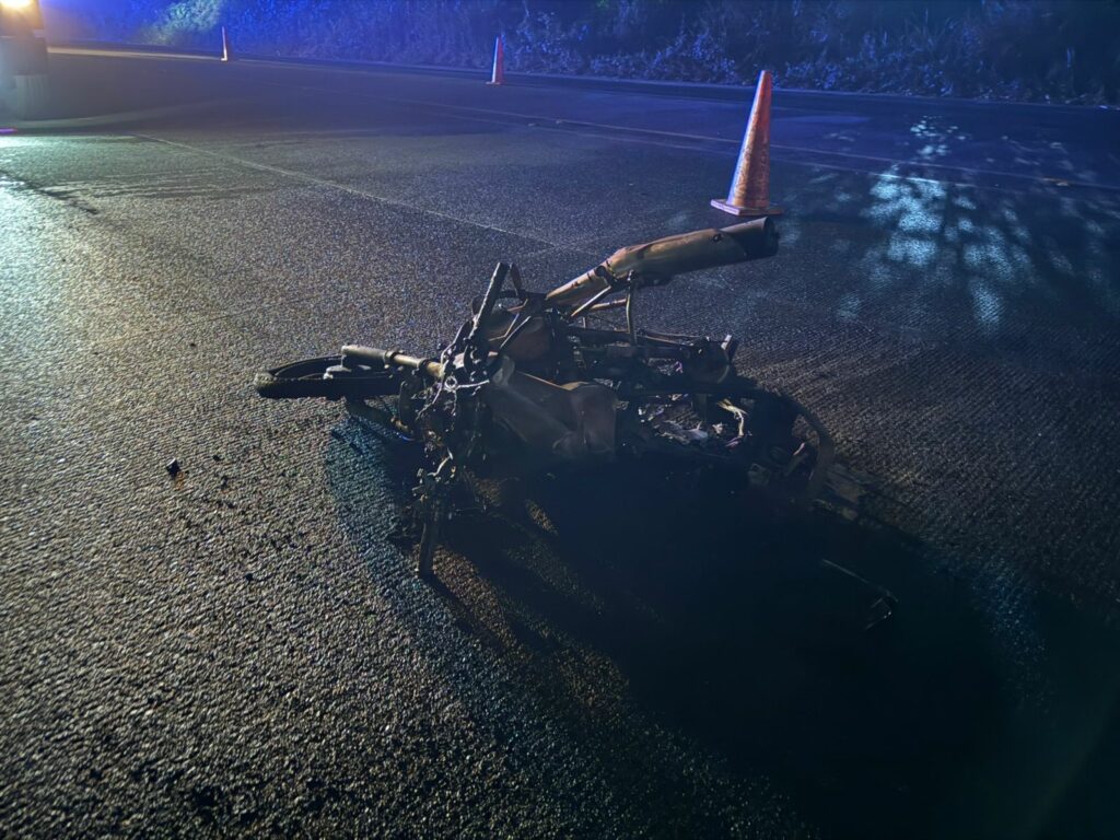 Trágico choque entre tráiler y moto deja un muerto en Santo Domingo