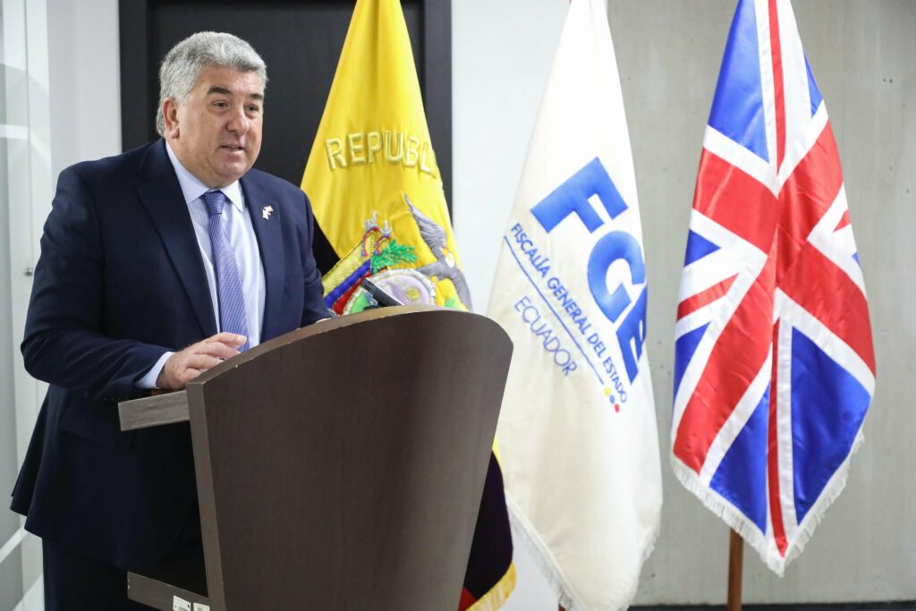 Tras cinco años en el cargo, el Embajador británico Chris Campbell se despide de Ecuador