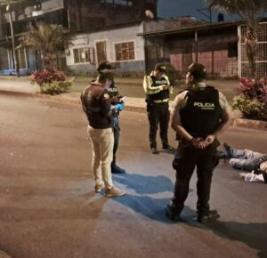 Una madrugada violenta en Santo Domingo: un baleado y otro decapitado 