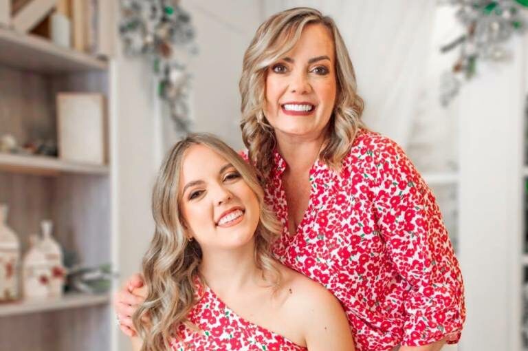 Úrsula Strenge celebra los avances de su hija