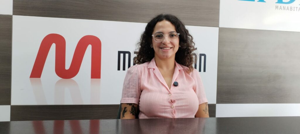 Victoria Guillem, cineasta radicada en Nueva York con raíces manabitas, ha emprendido un viaje emocional y artístico para recuperar la memoria del cine que lleva su nombre.