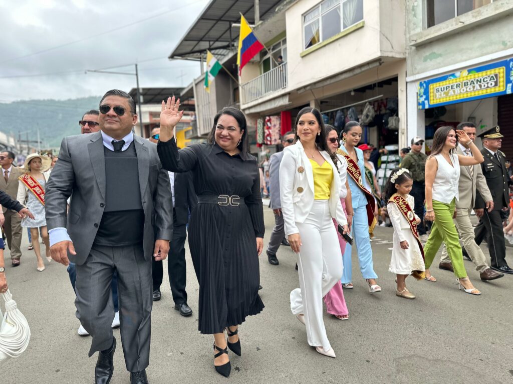 Santa Ana conmemora 141 años de historia con desfile cívico-militar y respaldo gubernamental