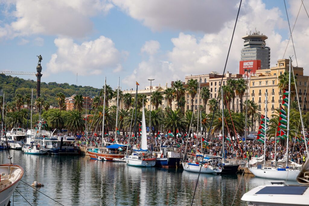 Multitud despide flotilla humanitaria en Barcelona: arranca misión internacional hacia Gaza