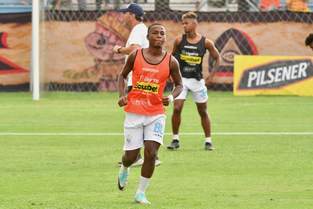 Maikel Valencia, jugador del Manta FC.