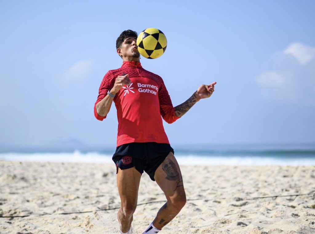 Piero Hincapié, jugador del Bayer Leverkusen de Alemania.