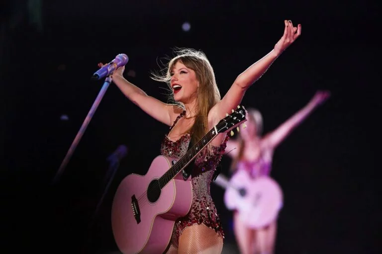 ‘The Life of a Showgirl’ Taylor Swift revela nuevo álbum con estética naranja