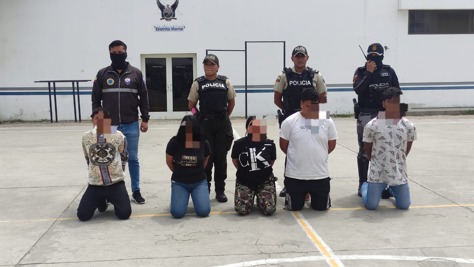 Cinco detenidos en Manta por secuestro y robo de vehículos a taxistas.
