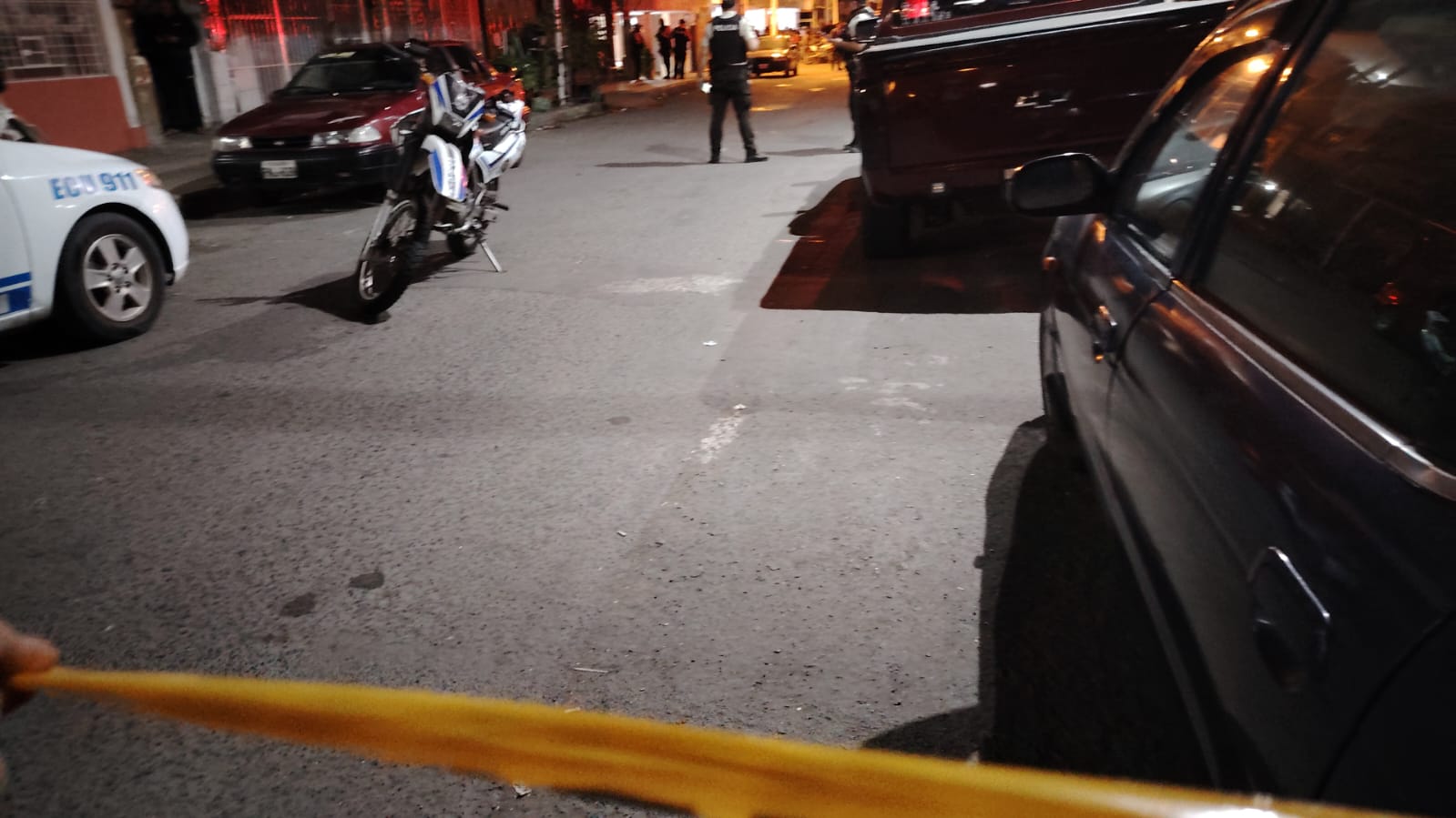 Cinco sicarios dispararon contra un grupo de personas y asesinaron a dos hombres.