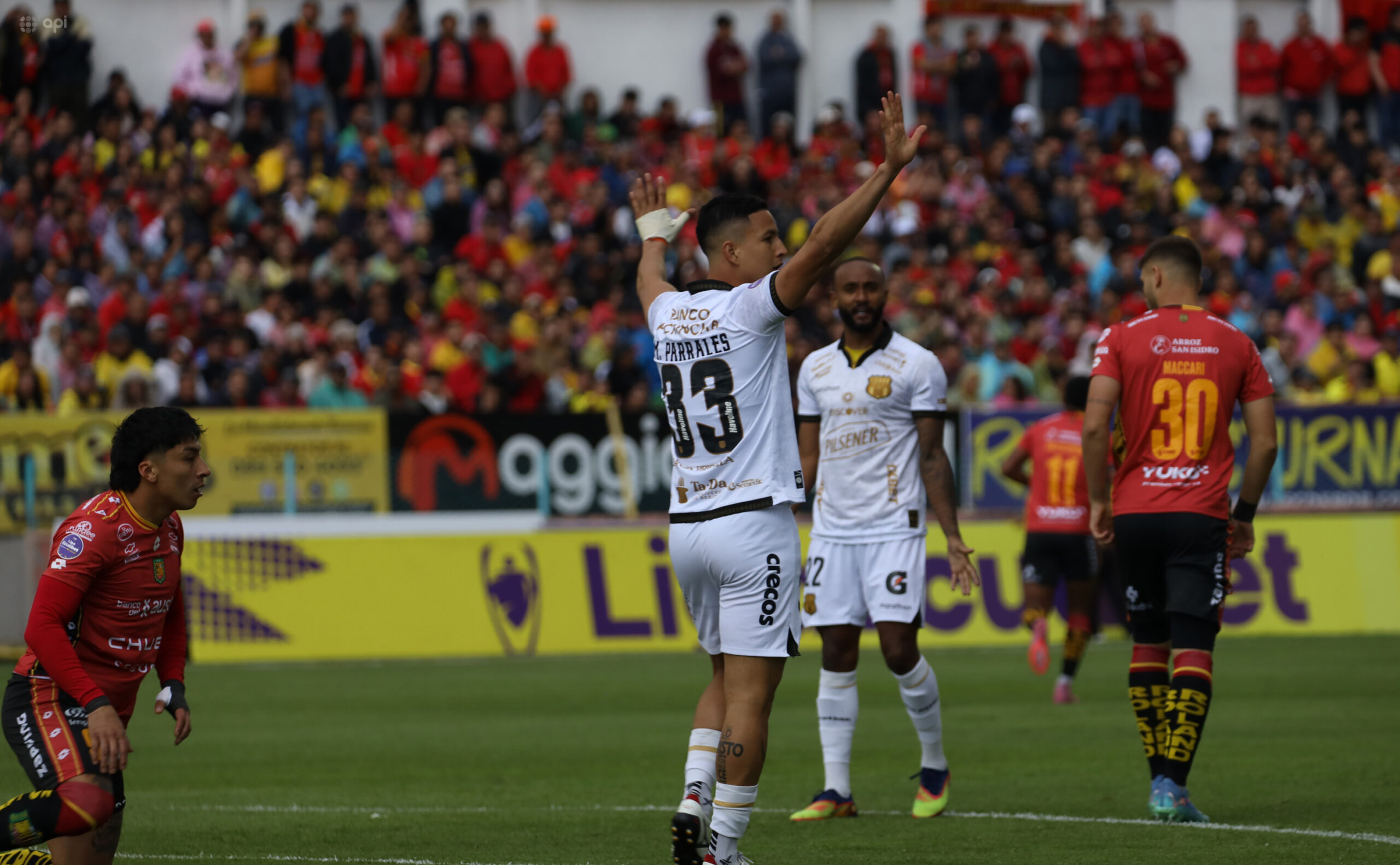 Barcelona SC reduce distancia con el líder tras triunfo en Cuenca