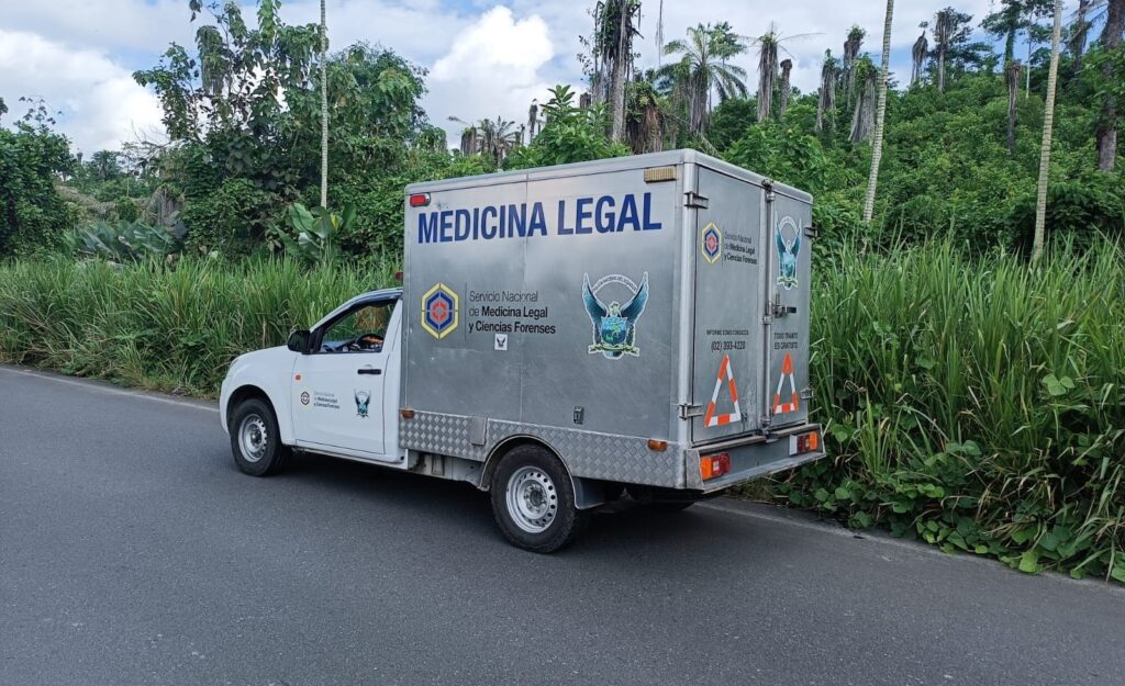 El cuerpo de Nelson Briones fue trasladado al centro forense de manta para la autopsia de rigor.