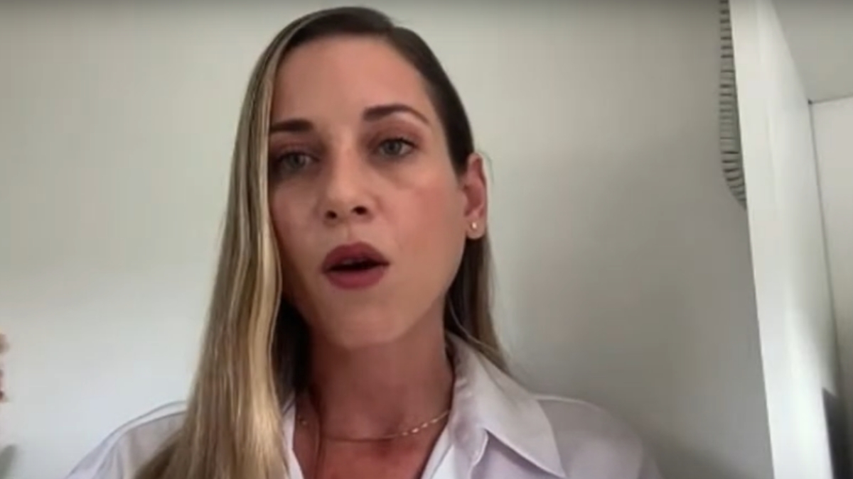 Andrea González advierte sobre los riesgos ambientales que podría provocar la minería en Quimsacocha, provincia de Azuay.