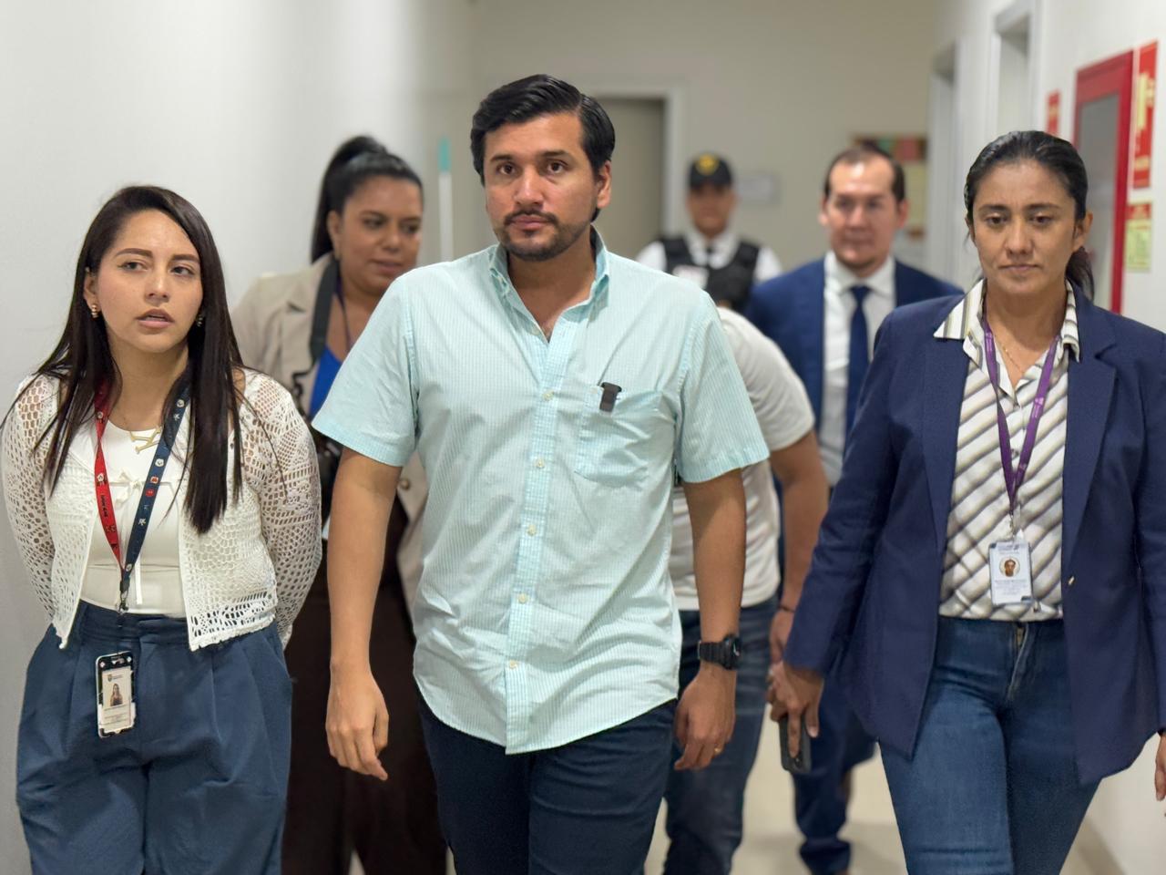 Ante esta situación, la Coordinación Zonal 4 de Salud abrió un expediente contra varios funcionarios que laboran en las bodegas para proceder con las investigaciones internas respectivas