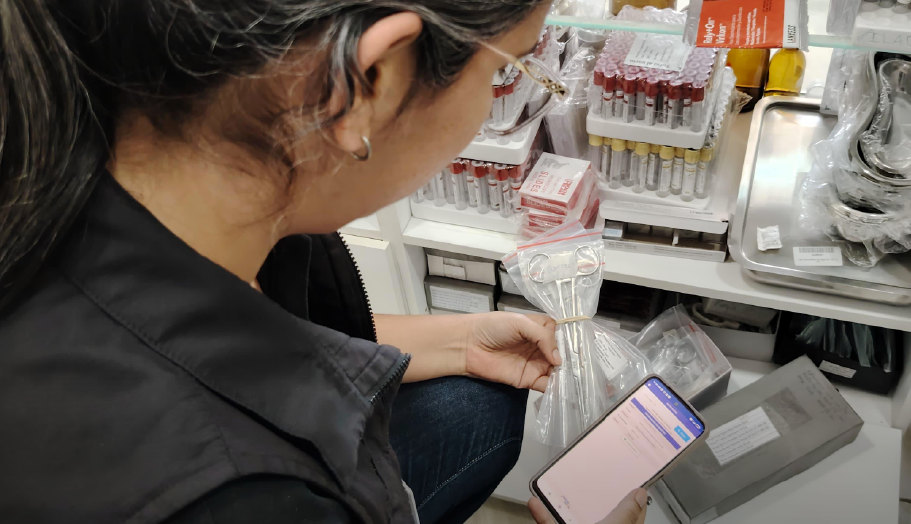 Autoridades de salud clausuran establecimientos por venta de fármacos sin registro sanitario