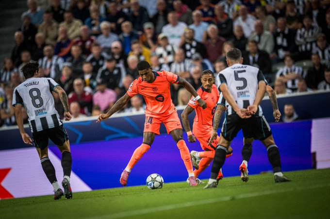 Doblete de Rashford da la victoria al Barcelona ante Newcastle en Champions