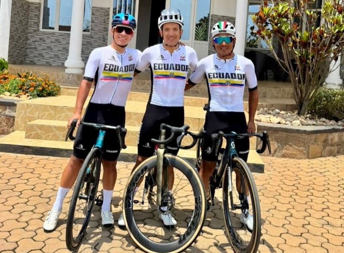 Carapaz lidera al equipo ecuatoriano en el primer Mundial de ciclismo en África