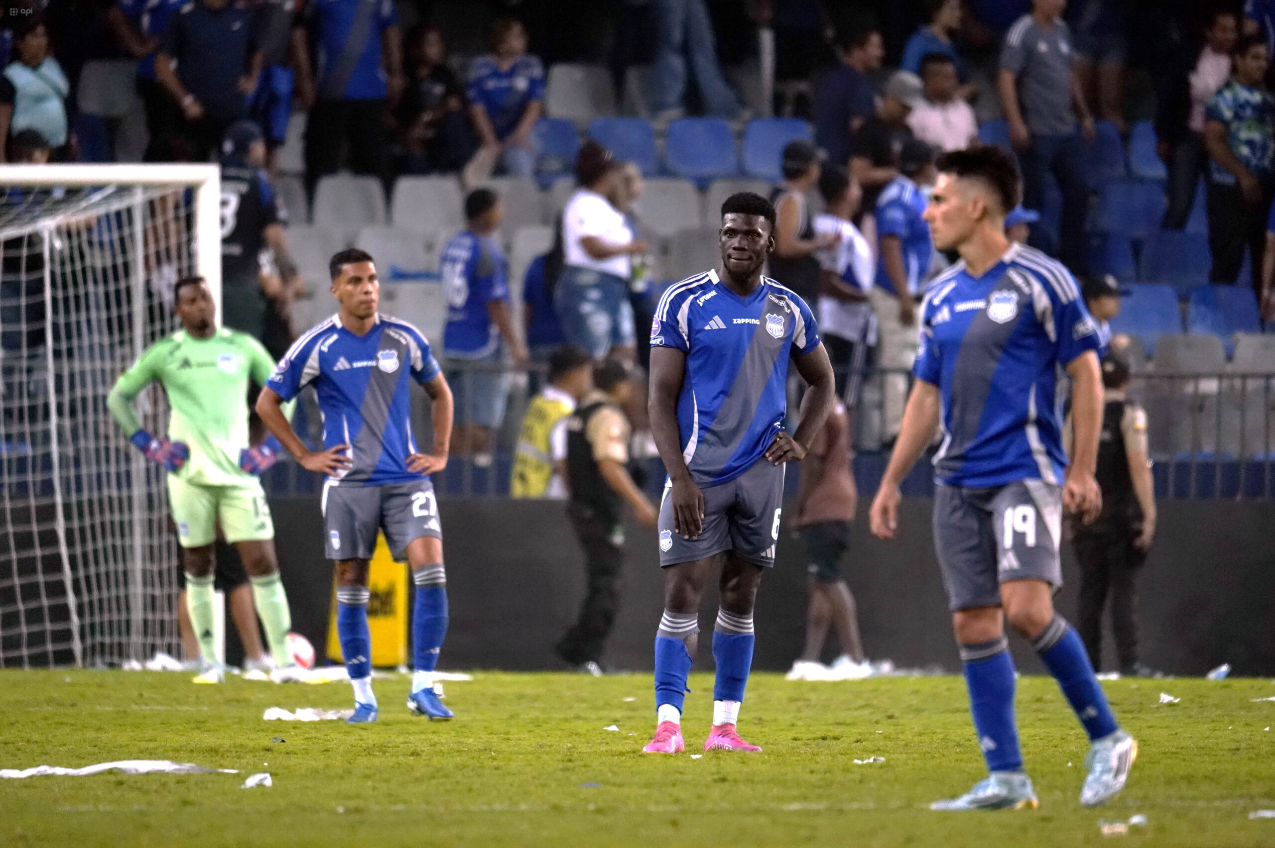 Confirman sanciones para Emelec Partidos sin público, casi $25 mil de multas y más