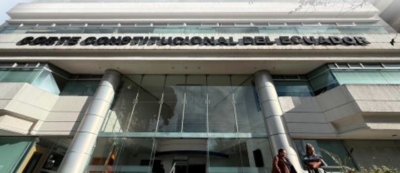 Corte Constitucional aprueba dos propuestas y rechaza otras dos del referendo de Daniel Noboa