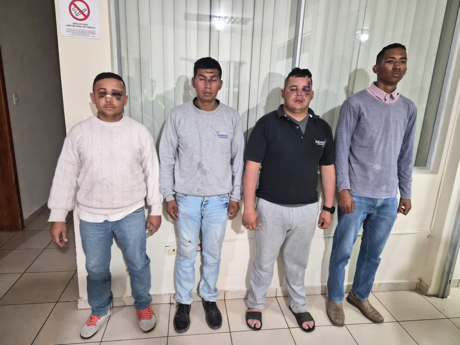 Cuatro militares retenidos en Pinsaquí durante el paro nacional de la Conaie.