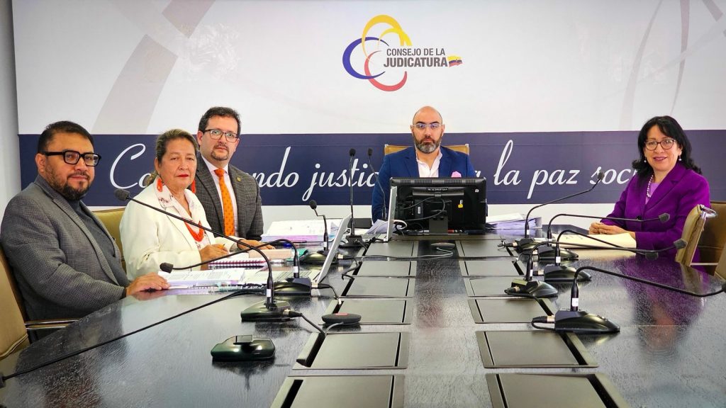 Cuatro servidores judiciales destituidos por su vinculación al caso Narcotentáculos