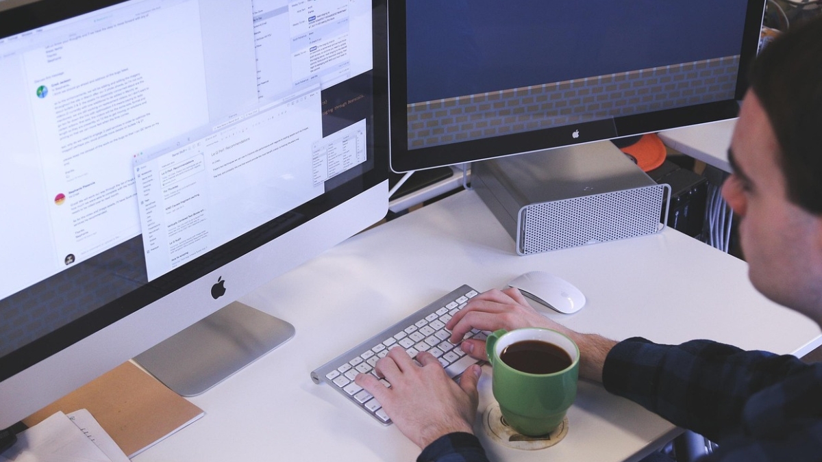 Ecuatorianos conectados: 5 trabajos digitales que puedes hacer desde Estados Unidos para empresas en Ecuador.
