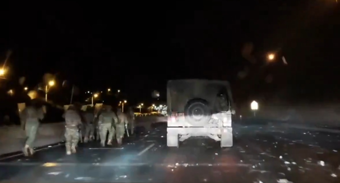 Diplomática europea lamenta fallecimiento de manifestante y exige liberación inmediata de militares retenidos en Ecuador