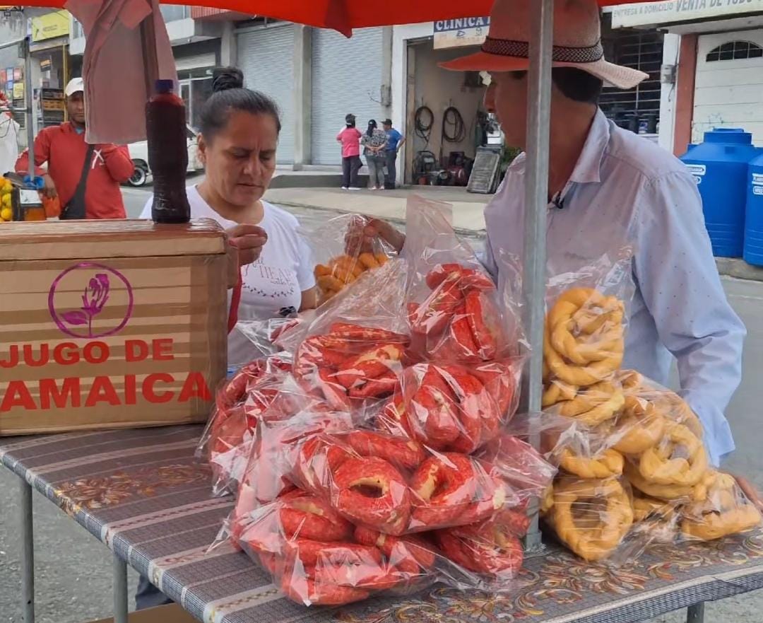 Don Antonio impulsa su emprendimiento con jugo de flor de Jamaica en Santo Domingo