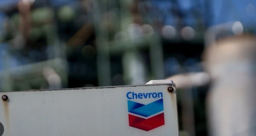 Ecuador deberá pagar 800 millones a Chevron tras fallo en Corte Internacional