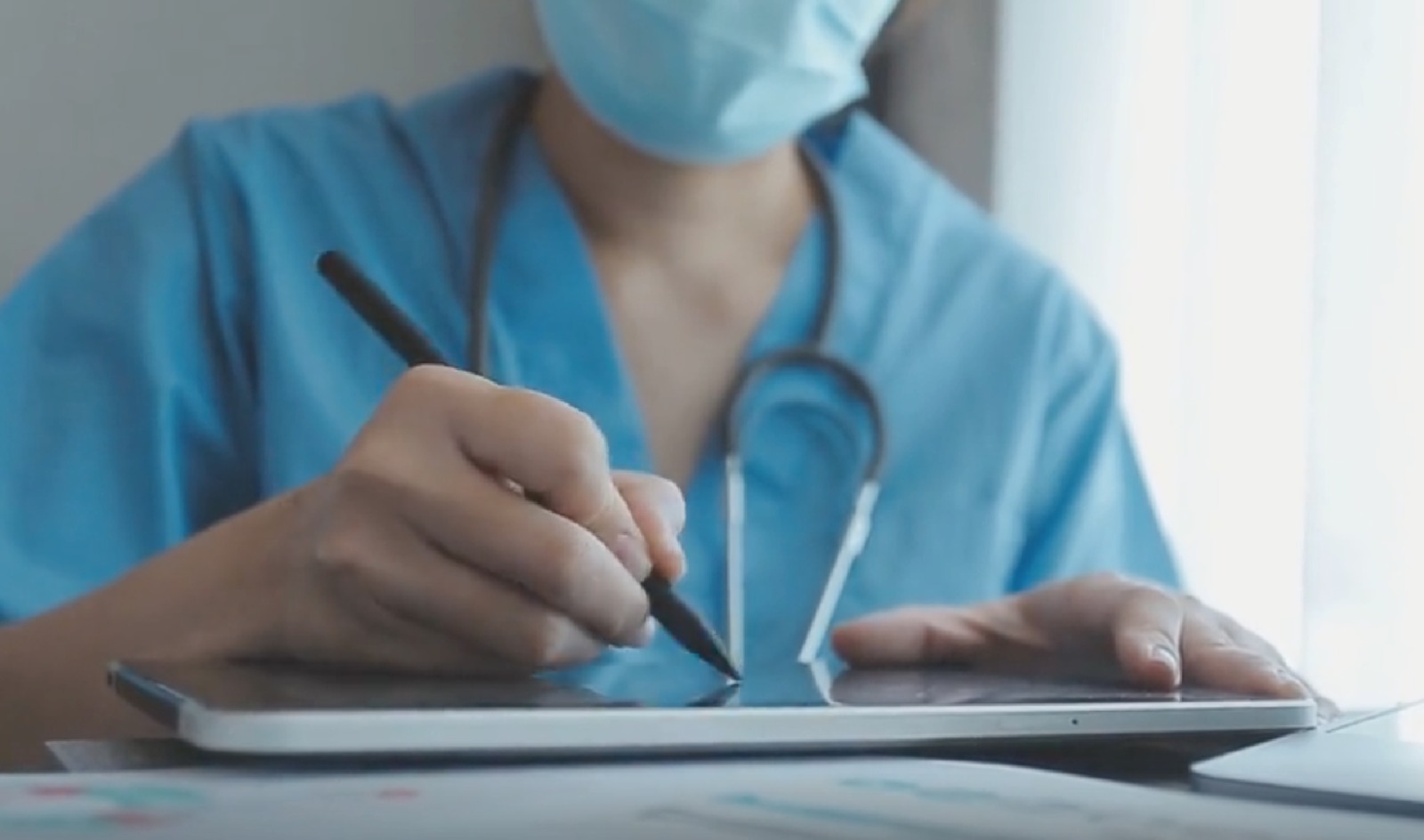 Ecuador pagará a médicos y enfermeros residentes en hospitales públicos