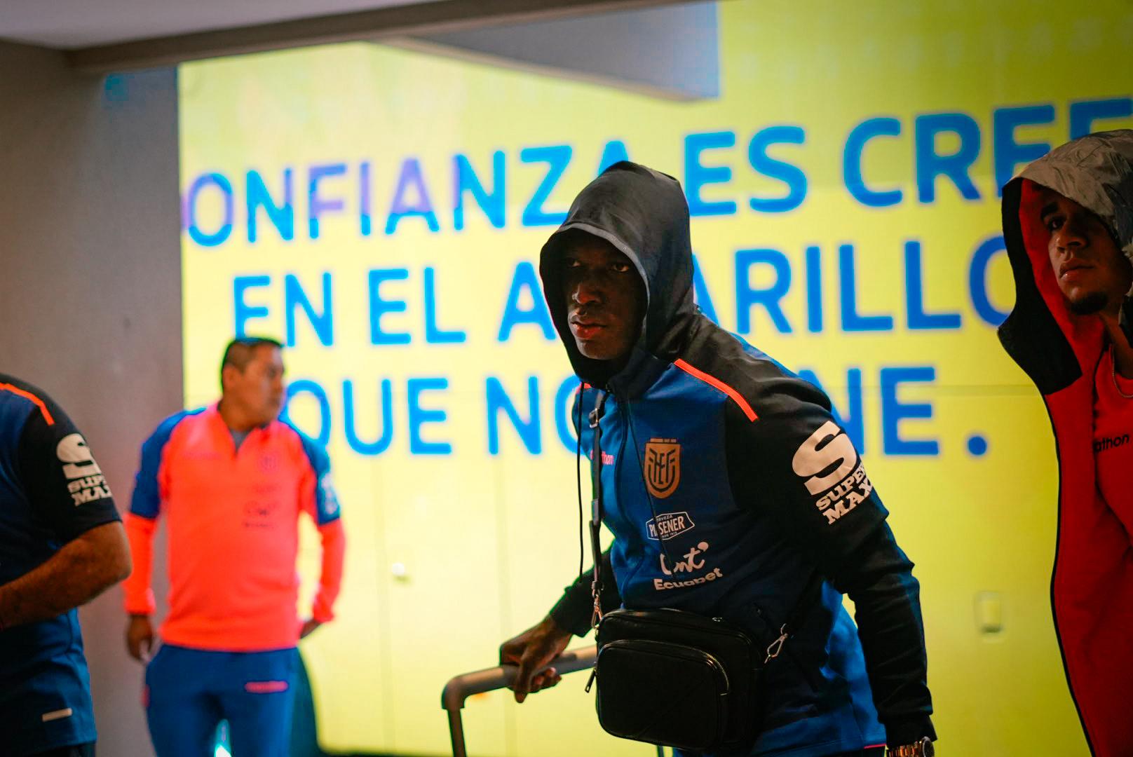 Ecuador regresa a Guayaquil tras empate en Paraguay y prepara duelo ante Argentina