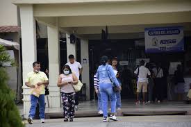 El Gobierno anunció controles más estrictos y la compra centralizada de medicamentos para frenar el robo y garantizar el abastecimiento en hospitales.