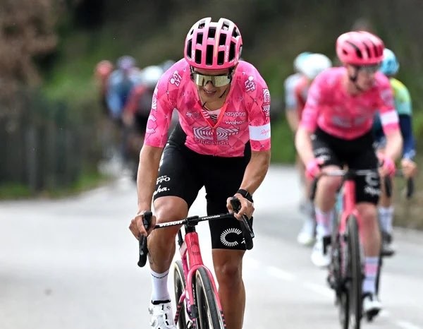 El ciclista ecuatoriano Richard Carapaz finalizó en la novena posición del Giro della Toscana este miércoles 10 de septiembre.