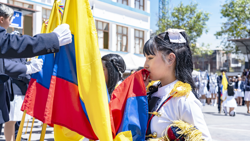 El masivo Juramento a la Bandera que movilizó a más de 263 mil estudiantes en Ecuador