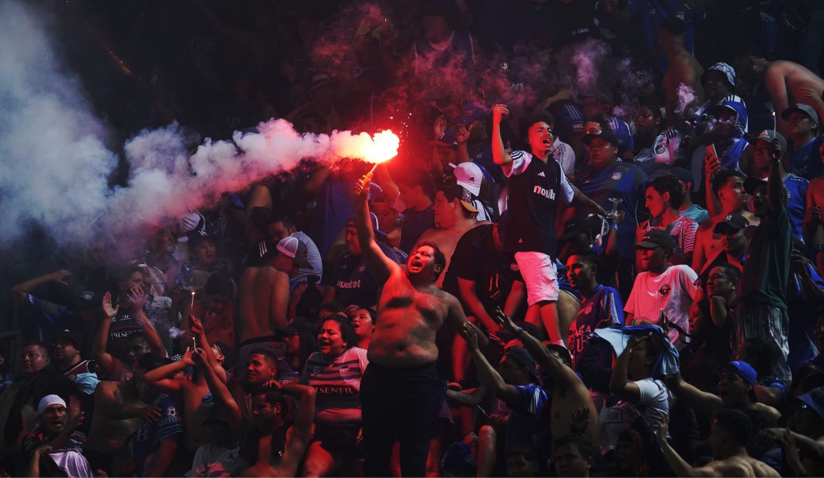 Emelec interpone acción de protección contra sanciones de LigaPro por incidentes en Clásico del Astillero