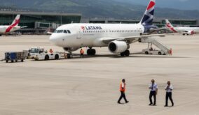 Esta es la aerolínea más puntual en Ecuador, de acuerdo a datos de la Dirección General de Aviación Civil. (Gemini)