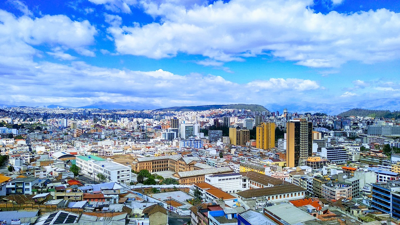 Ecuador con contrastes climáticos este 10 de septiembre: sol en la Costa y lluvias en la Sierra