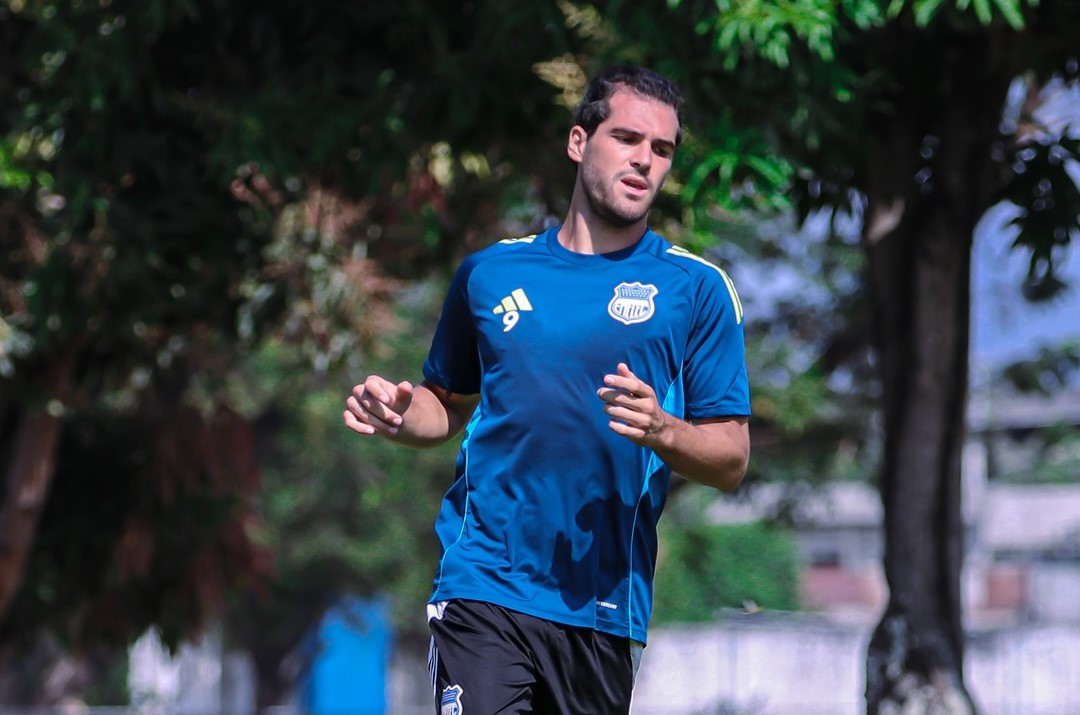 Facundo Castelli por lesión se perderá el Clásico del Astillero.