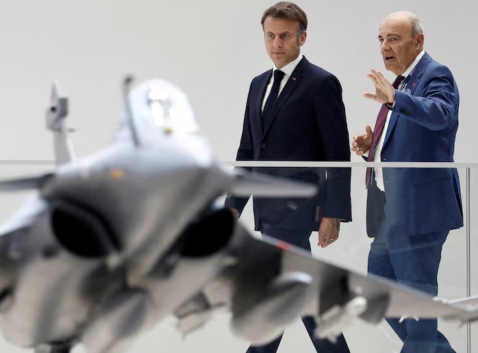 Francia anunció el despliegue de tres aviones de combate Rafale en Polonia para reforzar su defensa aérea.