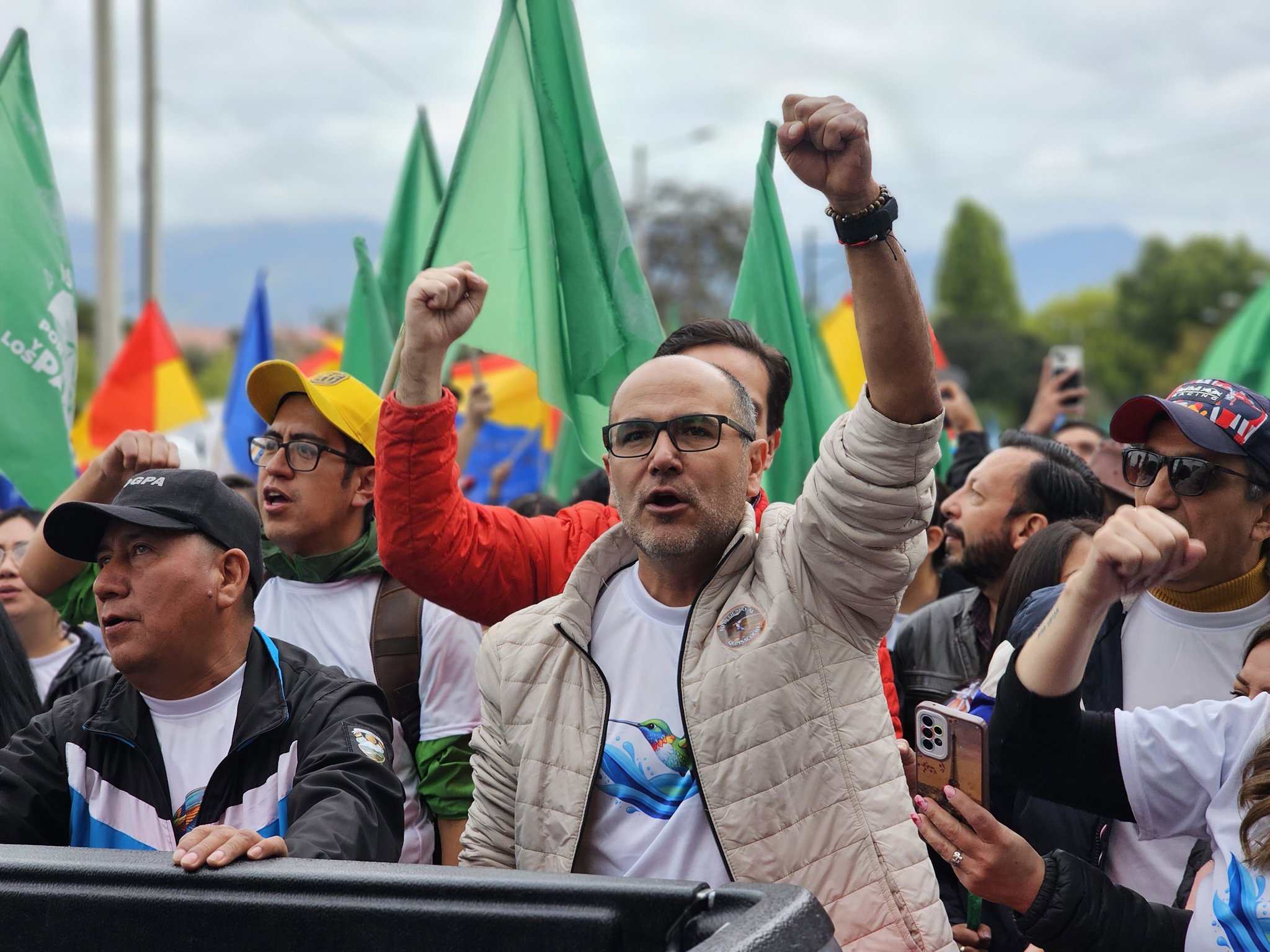 Prefecto del Azuay, Juan Cristóbal Lloret, fue multado por proselitismo político en elecciones de 2023. FOTO: @jotalloretv (X).