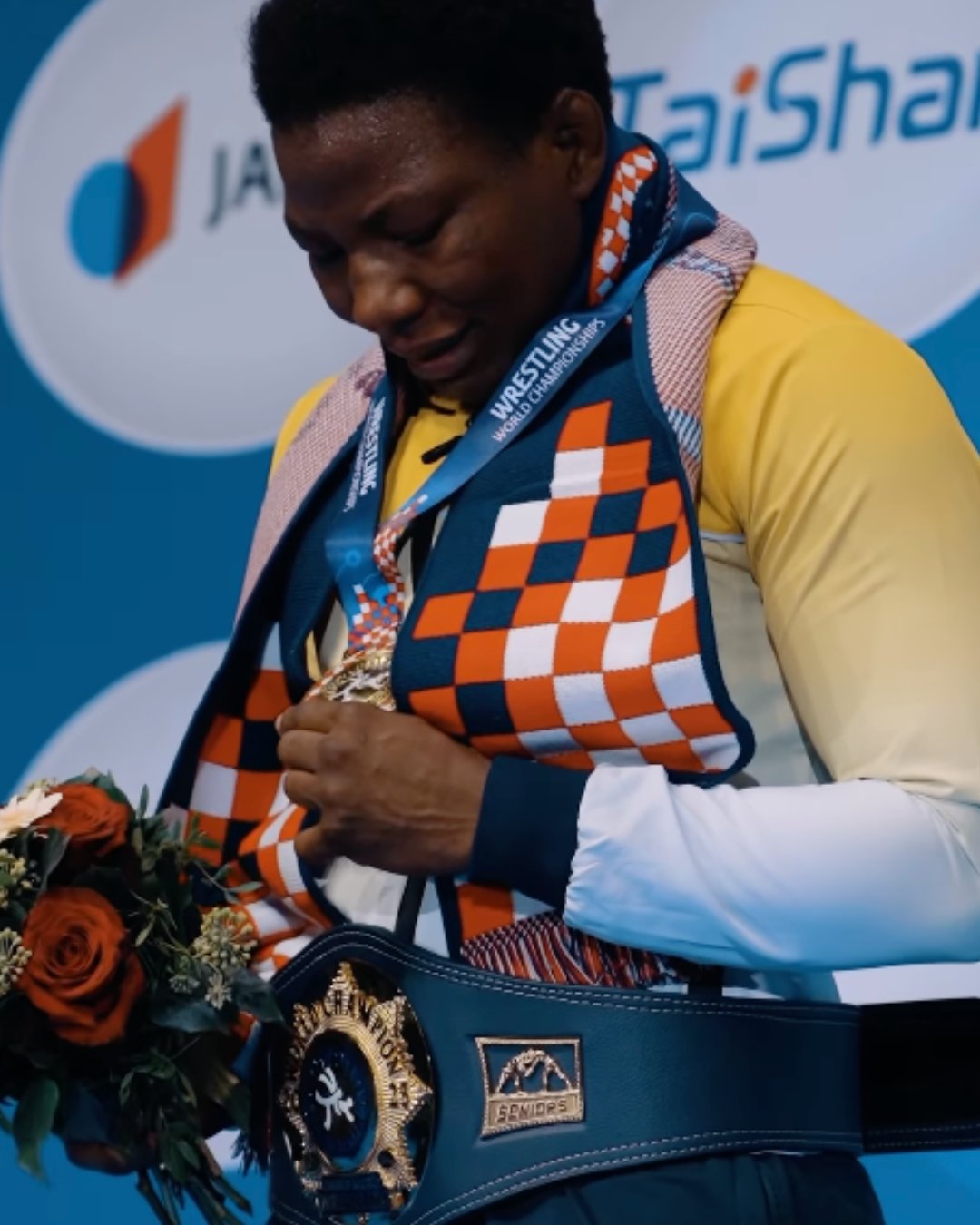 La luchadora Génesis Reasco recibió la medalla de oro, tras obtener el título en el mundial de lucha, en la categoría 76kg. 