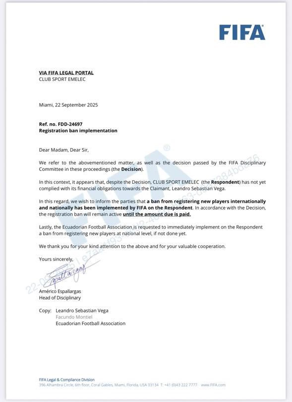 El documento de la FIFA, en el que señala la sanción a Emelec. 