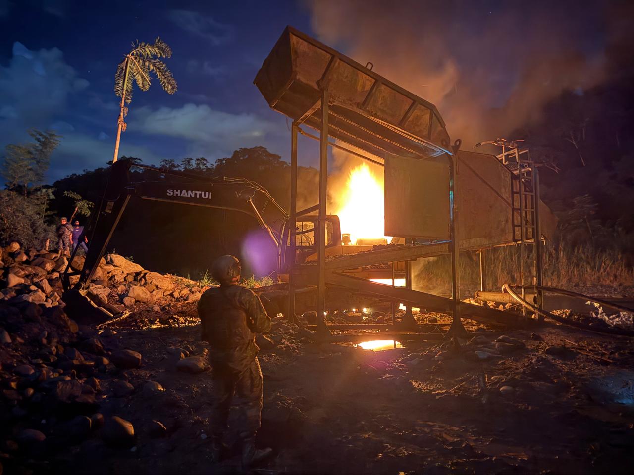 Gobierno ejecuta más de 260 operativos contra minería ilegal en Ecuador durante 2025