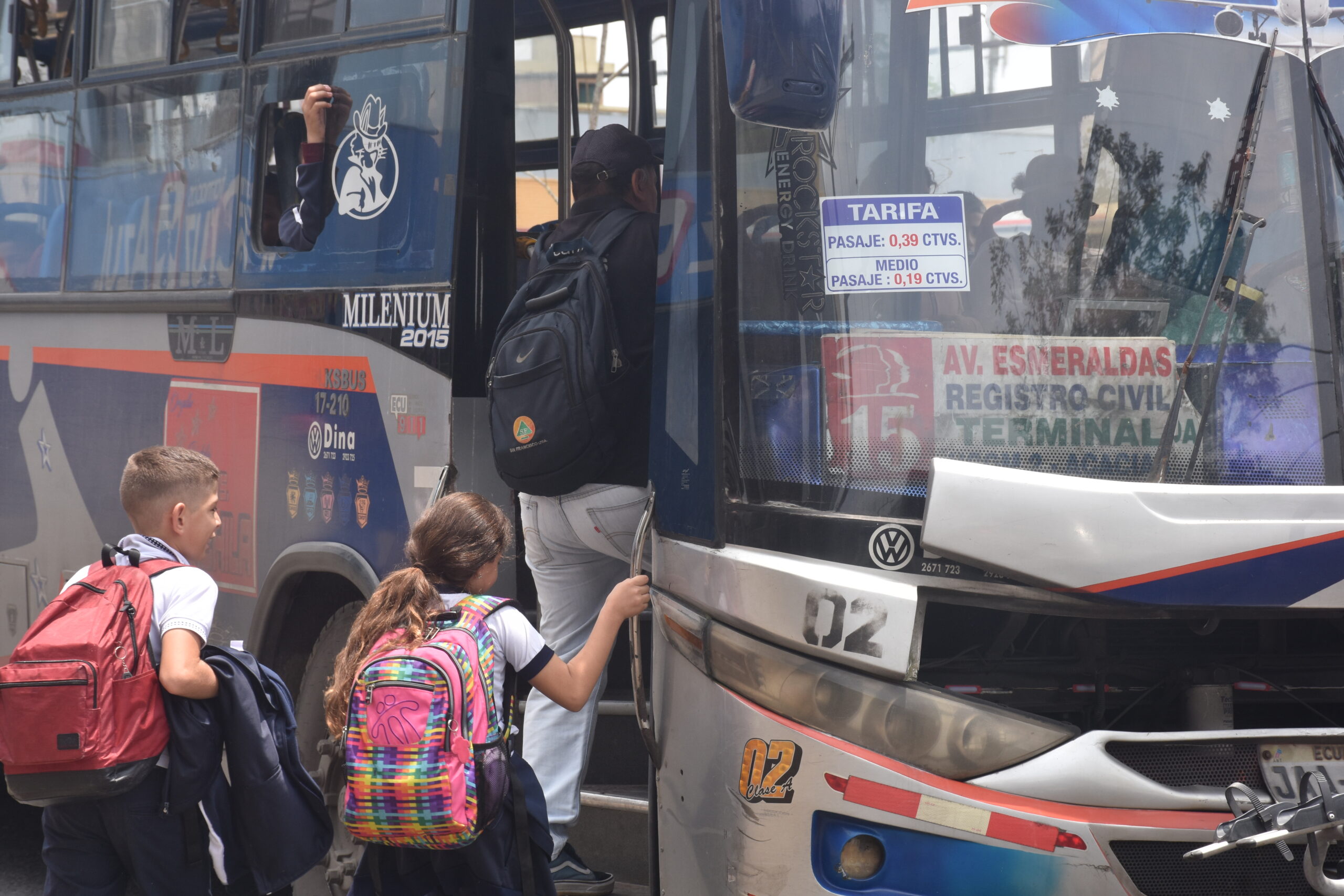 Gobierno otorgará compensación mensual de 550 dólares a buses urbanos en Santo Domingo