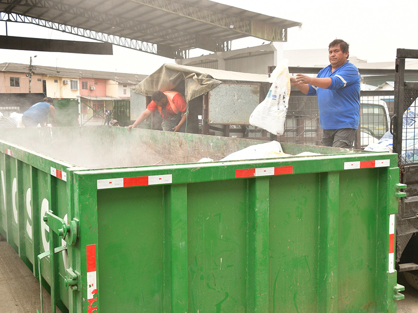 Guayaquil cuenta con 14 centros de acopio gratuitos para desechos voluminosos, promoviendo limpieza urbana, orden y disposición.