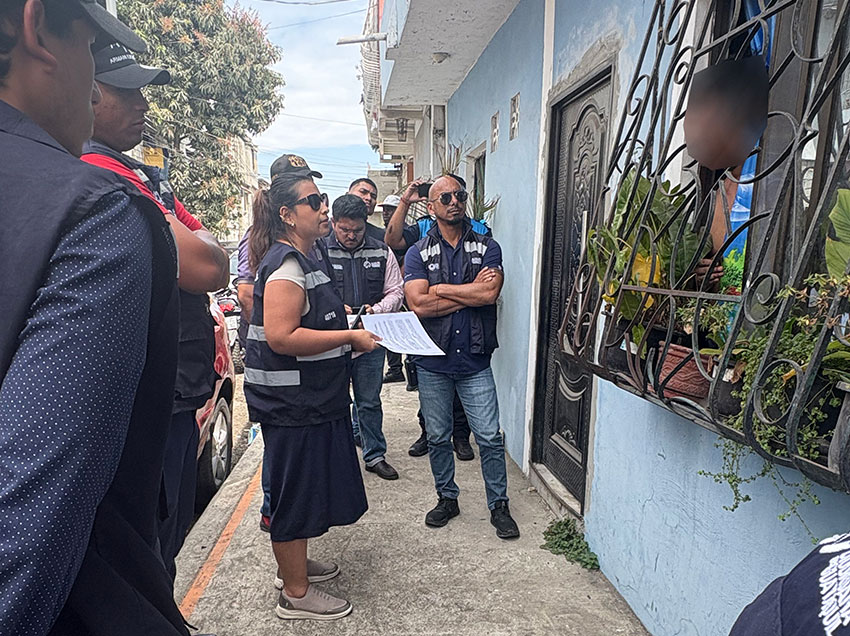 En Guayaquil, los criaderos clandestinos de perros crecen pese a la normativa vigente. Operativos recientes revelan condiciones insalubres.