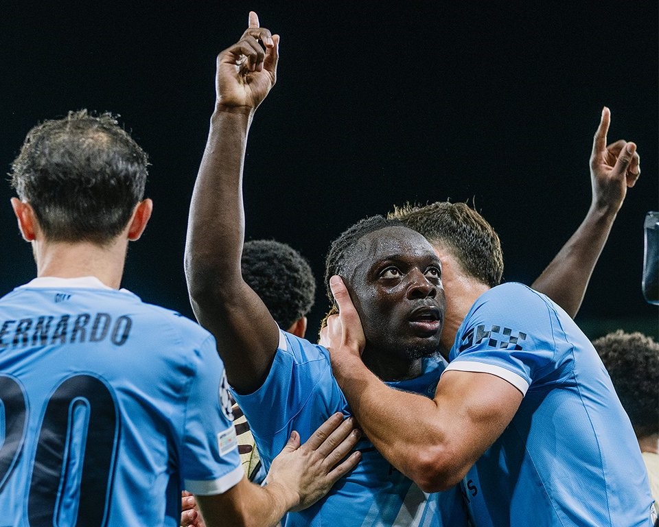Haaland y Doku lideran la victoria de Manchester City ante Napoli