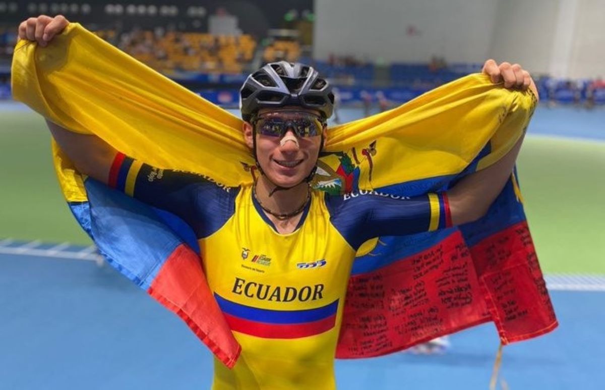 Joaquín Loyola conquista segundo oro en Mundial de patinaje de velocidad