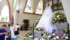 Una eucaristía en honor a la virgen La Merced
