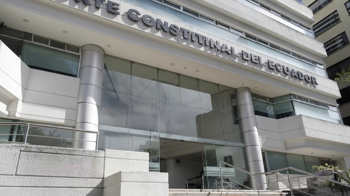 La Corte Constitucional ordena al Ministerio de Defensa pagar indemnizaciones y pensiones a deudos de exmilitares.